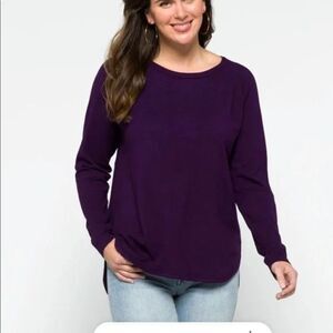 ✨Faith + Zoe Divara Button Back Pullover✨